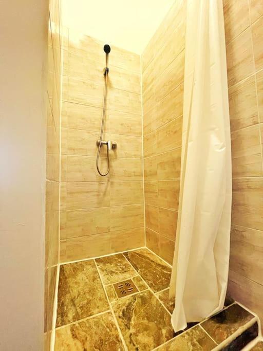 Central Spacious Flat Budapest Esterno foto