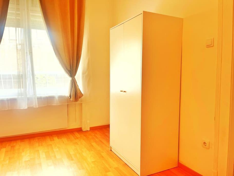 Central Spacious Flat Budapest Esterno foto